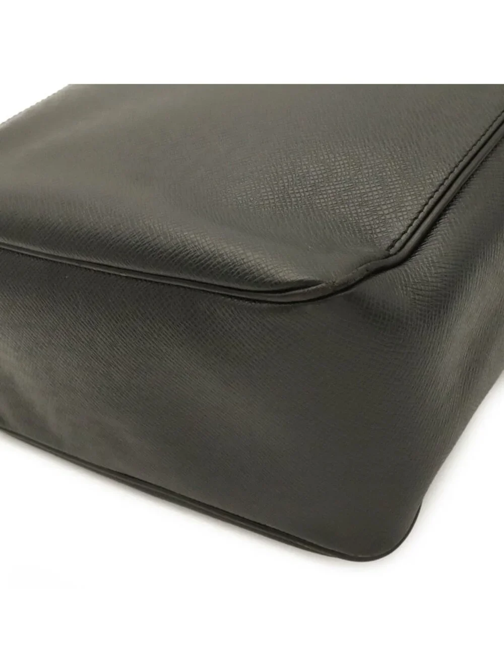 Louis Vuitton Taiga Shoulder Bag Crossbody Leather Ardoise Black